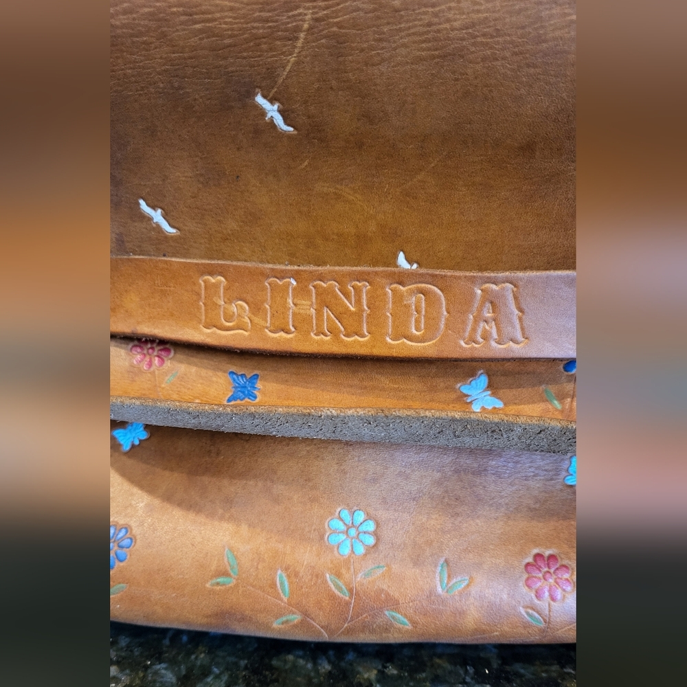 Vintage Tan Tooled Leather Purse with Embossed Flowers, Birds, and Butterflies - Picture 9 of 15
